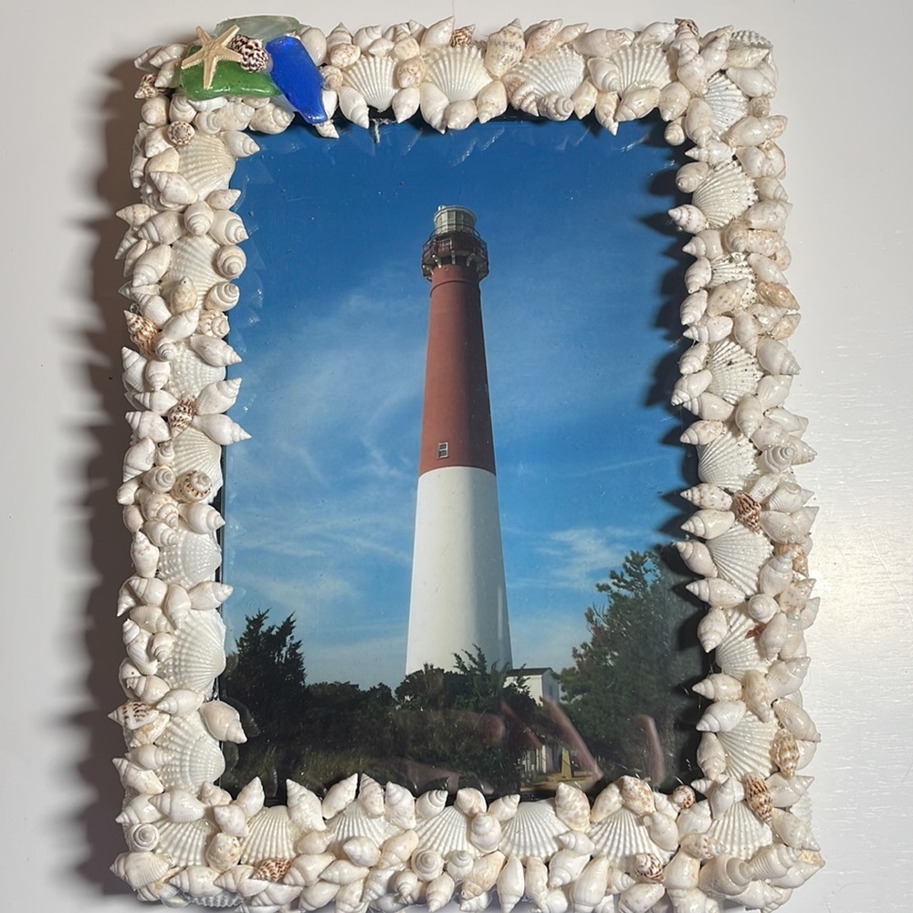 Seashell Picture Frames 5X7 made on the Jersey Shore. Barnaget Lighthouse NJ - Picture 1 of 2
